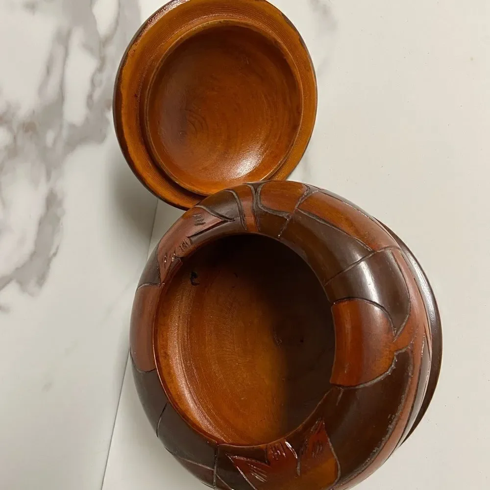 Hand Carved Multi Colored Wood Decorative Bowl Peak Top Lid Centerpiece Vintage - Picture 2 of 8